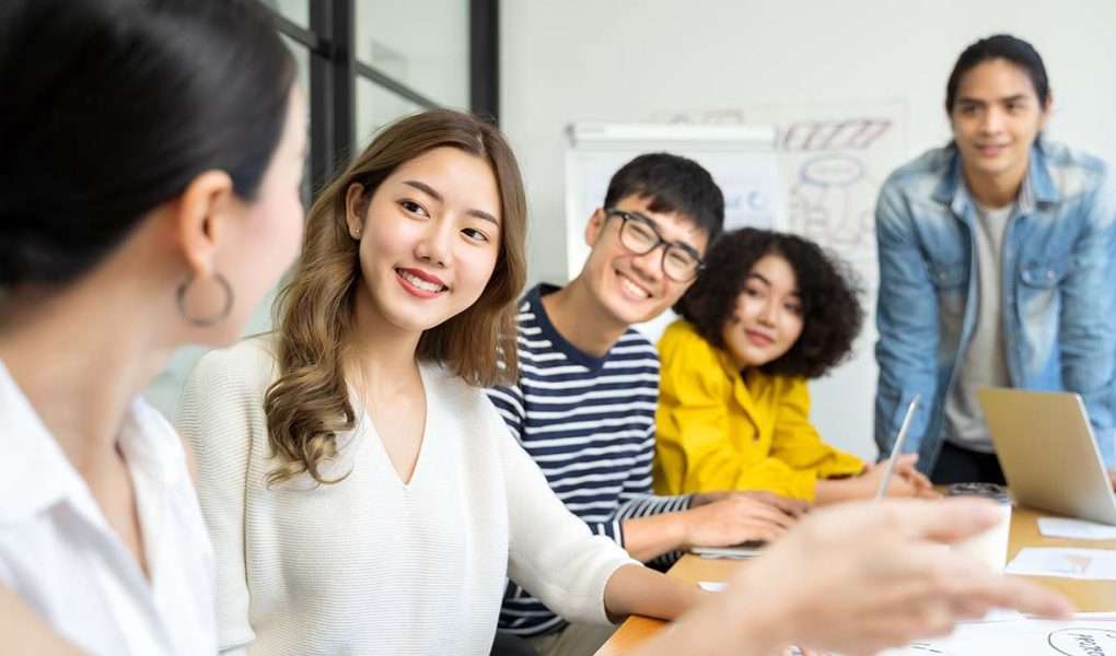 Bukan Sekadar Grammar Cara Seru Memahami Bahasa Inggris Lewat Kehidupan Sehari-hari Bersama EF EFEKTA English for Adults