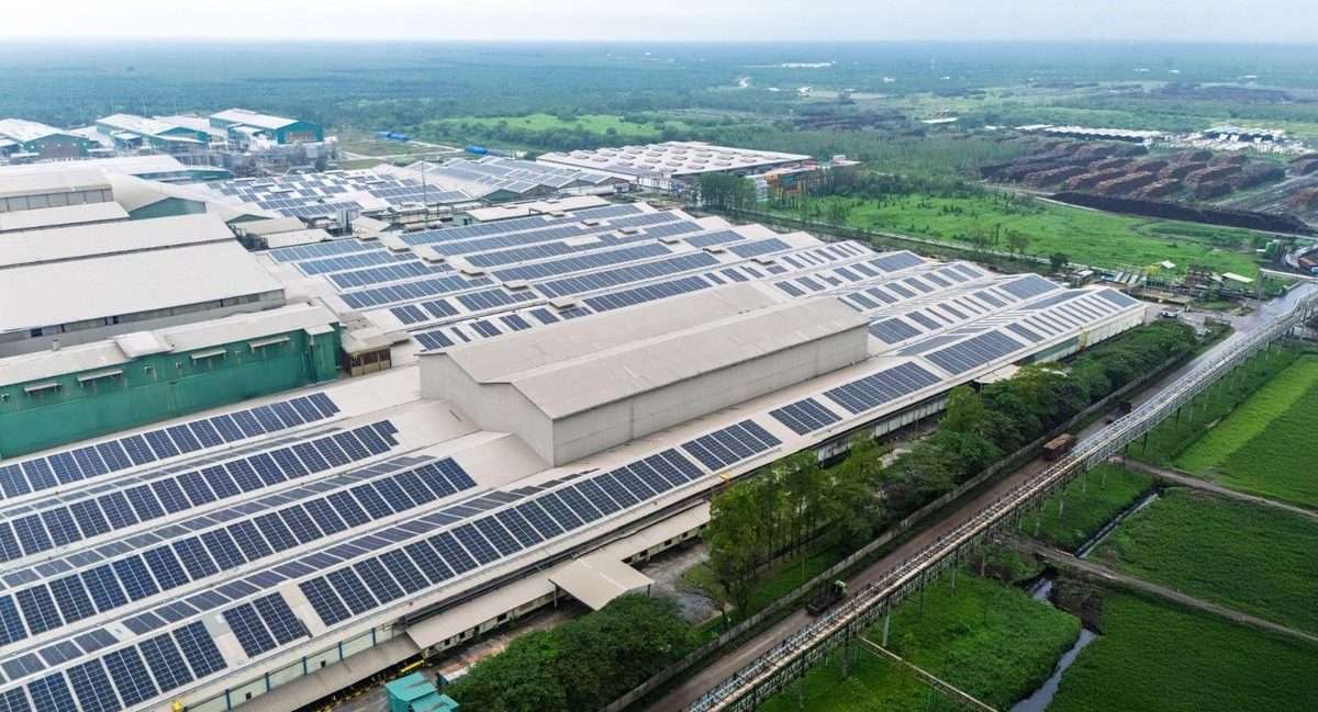 Efisiensi Biaya Listrik di Industri Tekstil: Solusi Energi Surya untuk Mesin Produksi Non-Stop